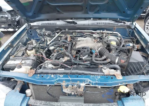 2004 Nissan Frontier Xe-V6 из США, поврежденный, VIN 1N6ED26Y44C473565